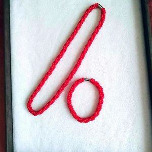 (LAST CHANCE- 5/$10) NEW - A SET OF RED BEADS BRACELET & BRACELET